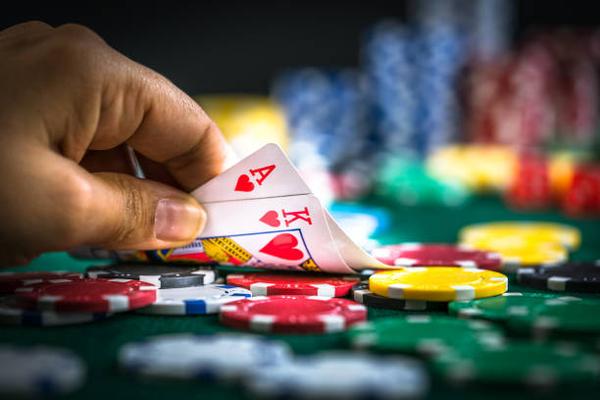 How Payment Policies Differ Across Italian Poker Platforms